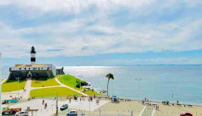 Apartamento no Farol da Barra. Vista deslumbrante para o mar! No circuito do Carnaval. Ao lado do Porto da Barra !